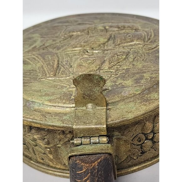 Vintage Brass & Wood Ship Design Silent Butler/Bed Warming Pan With Handle - Picture 11 of 15